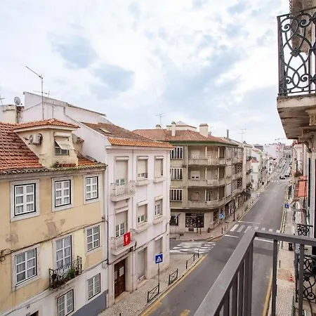 Portucale ! Lapa Vintage Lisbon